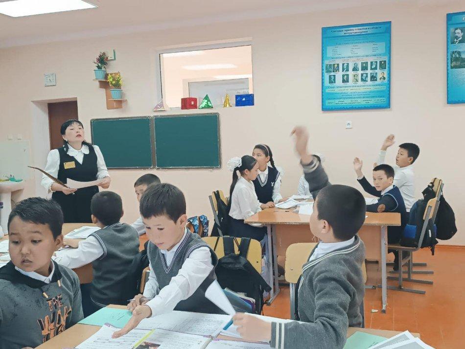 "Бала Абай" тақырыбында ашық сабақ өтті.