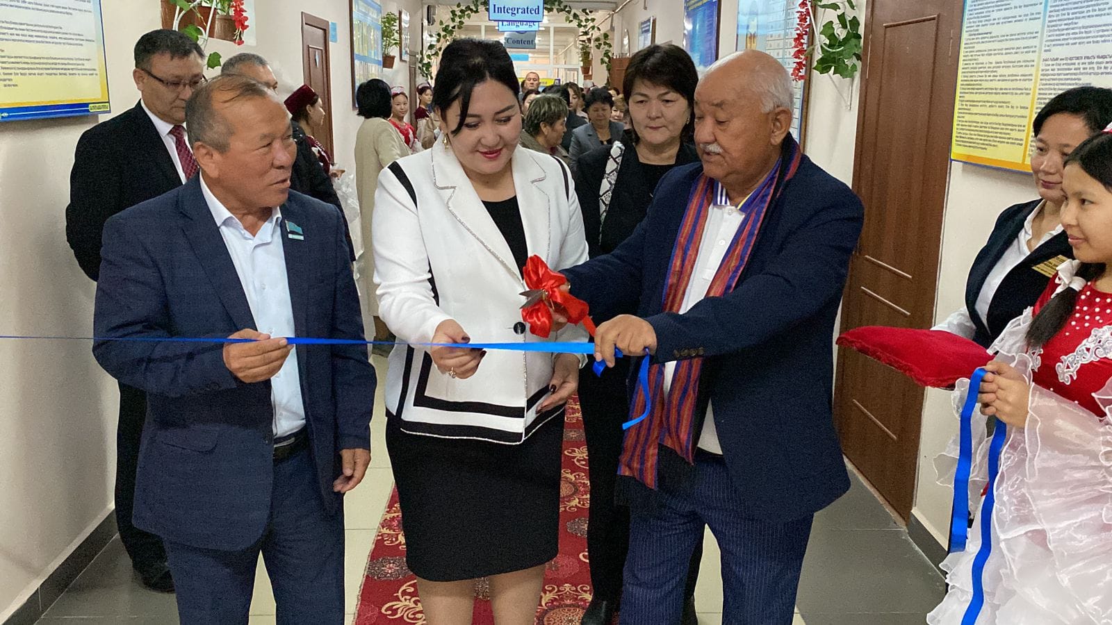 СОЦИАЛИСТІК ЕҢБЕК ЕРІ ЖҰМАГҮЛ СӘУІРБАЕВА АТЫНДАҒЫ КАБИНЕТ АШЫЛДЫ.