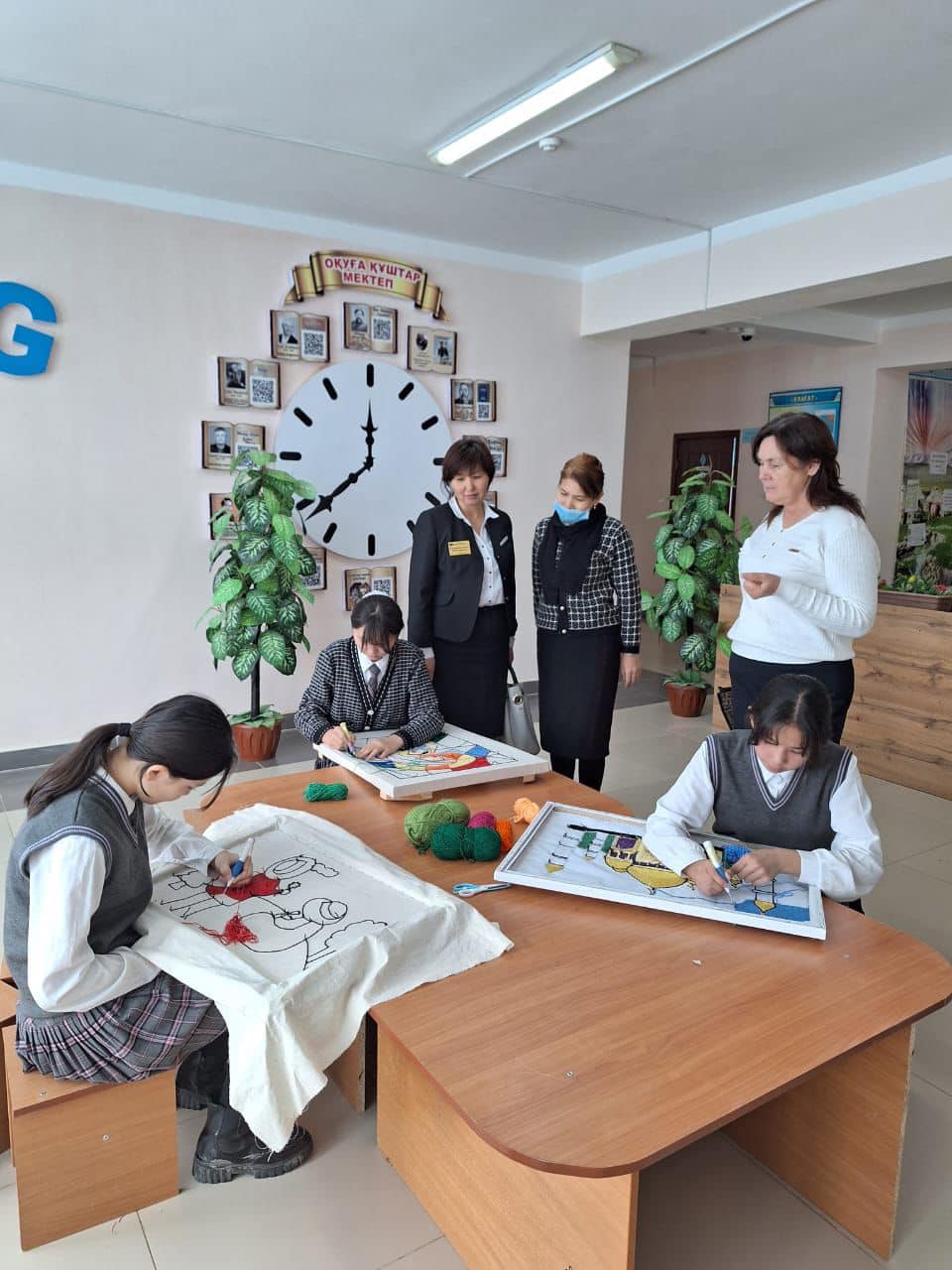 “Гобелен тоқу” және “ Гүл шам” атты мастер класс өтілді.