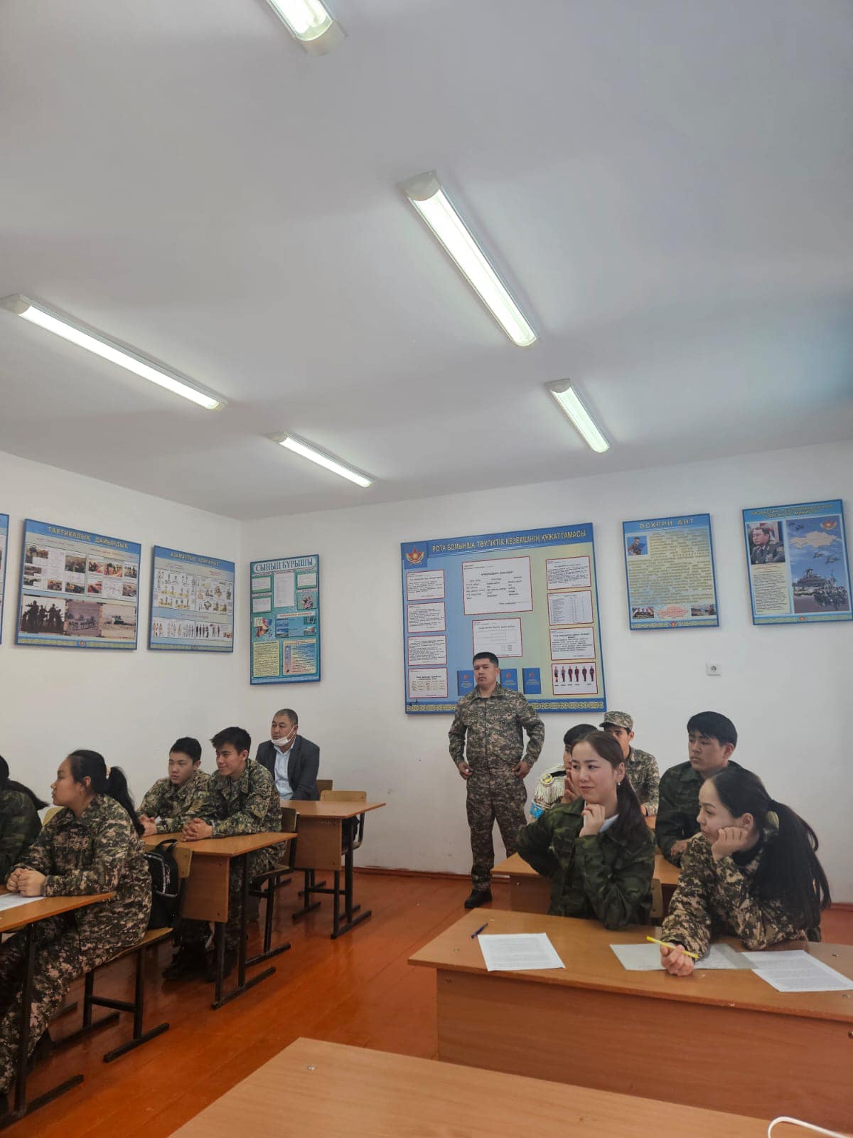 Әскери оқу орындарына үгіт насихаттау жұмыстары жүргізілді.